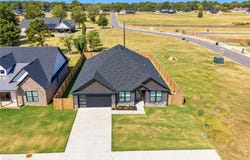 515 Waggoner LN, Barling, AR 72923