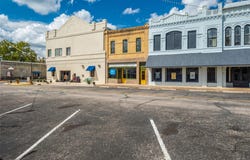 203 Main St, Smithville, TX 78957