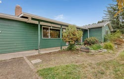 880 HILLVIEW Dr, Lebanon, OR 97355