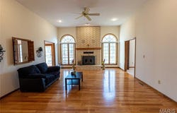 900 Country Lane, Rolla, MO 65401