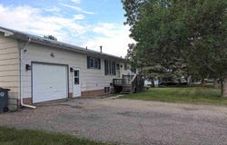 301 6th St, Mohall, ND 58761