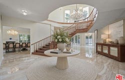 5545 Aura Ave, Tarzana, CA 91356