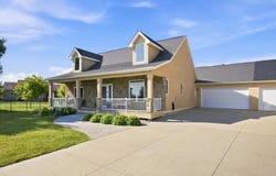 823 Birdie Court, Mapleton, ND 58059