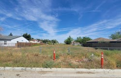E Ave Q2 Vic 15th Ste, Palmdale, CA 93550