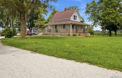 9965 Fruit Road, Alhambra, IL 62001