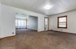 7S151 N EOLA Road, Aurora, IL 60502
