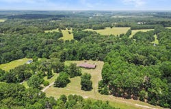 2115 E Pinecrest Dr., Atlanta, TX 75551