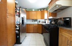 3 6Th Ave, Wanaque Boro, NJ 07420-1021