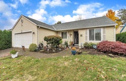 289 HARVARD Dr, Woodburn, OR 97071