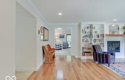 975 Williamsburg Lane, Zionsville, IN 46077