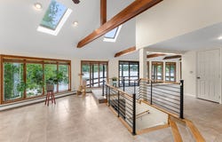 290 Oakridge Ave, North Attleboro, MA 02760