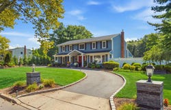24 Quintree Lane, Melville, NY 11747