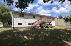 211 NE 22nd Avenue, Aberdeen, SD 57401