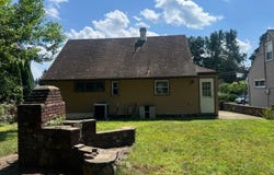 27 Charles Ter, Waldwick Boro, NJ 07463-2002