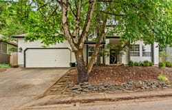 7289 GLACIER Dr, Springfield, OR 97477