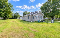 210 W 20th Street, Metropolis, IL 62960