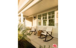 924 E Poppyfields Dr, Altadena, CA 91001