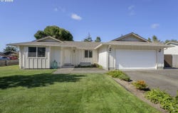 2019 40TH St, Florence, OR 97439