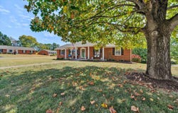 2200 Gloria Dr, Salem, VA 24153