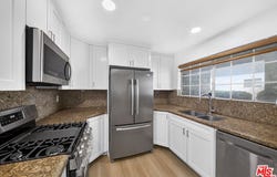 538 Glenwood Rd, Glendale, CA 91202