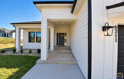 6211 SW 46th CT, Topeka, KS 66610