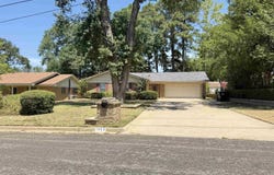 1303 Colgate Dr, Longview, TX 75601