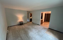 69 Devonshire Circle, Elgin, IL 60123