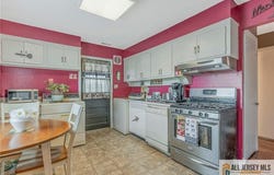 21 Louis Avenue, Middlesex, NJ 08846