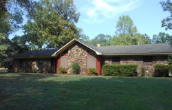 174 W 10th St, Pontotoc, MS 38863