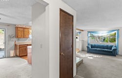 475 PINEDALE Ave, Springfield, OR 97477