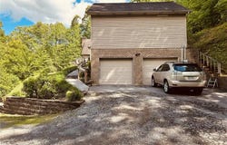 1012 Ridgeview Dr, Big Stone Gap, VA 24219