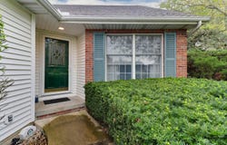 2 Lone Oak Court, Bloomington, IL 61705