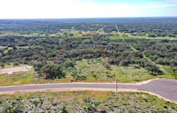 194 CRESCENT RDG, Hondo, TX 78861