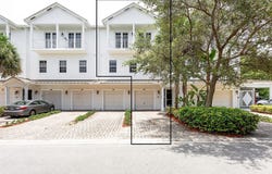 6809 N Lakeside Circle, Davie, FL 33314