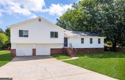 2250 Ridge Forest Drive, Grayson, GA 30017