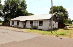 100 S First Street, Cheyenne, OK 73628
