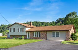 1659 CRAB RUN Road, MATHIAS, WV 26812