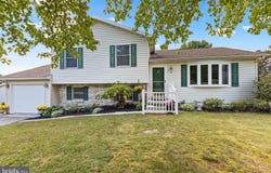 10 GARDENIA Drive, HANOVER, PA 17331