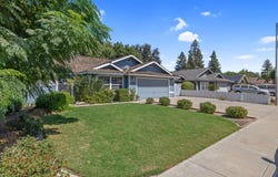 5206 W Iris Court, Visalia, CA 93277
