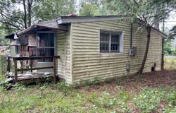 1922 E McIver Rd, Florence, SC 29501