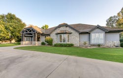 10673 E Bullard Avenue, Clovis, CA 93619