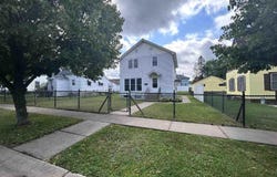 140 2nd St N, Eveleth, MN 55734