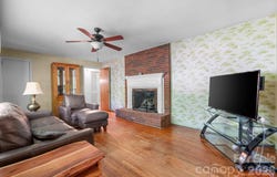 1416 36th Avenue NE, Hickory, NC 28601
