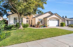2263 Pacific Court, Madera, CA 93637