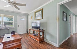121 Roberts Circle, Ocean Springs, MS 39564
