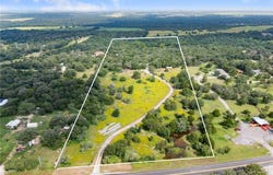 3413 Fm 1185, Lockhart, TX 78644