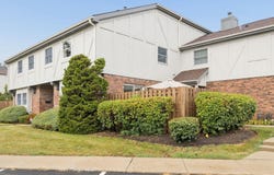 106 Queens Cove, Barrington, IL 60010