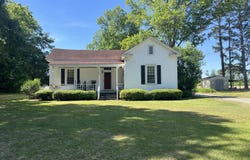 183 Nc 124 W, Macclesfield, NC 27852