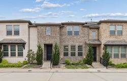 911 Ponds Edge Lane, Euless, TX 76040