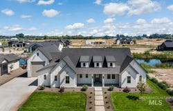 545 Midpoint Ave, Middleton, ID 83644